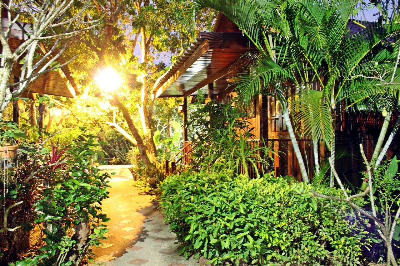 Baansuan Lychee Maeklong Resort Ampawa Amphawa Bagian luar foto