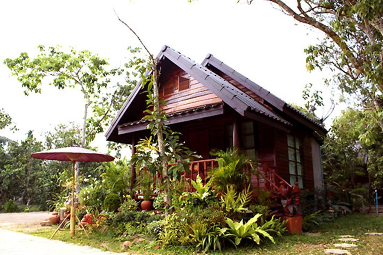 Baansuan Lychee Maeklong Resort Ampawa Amphawa Bagian luar foto