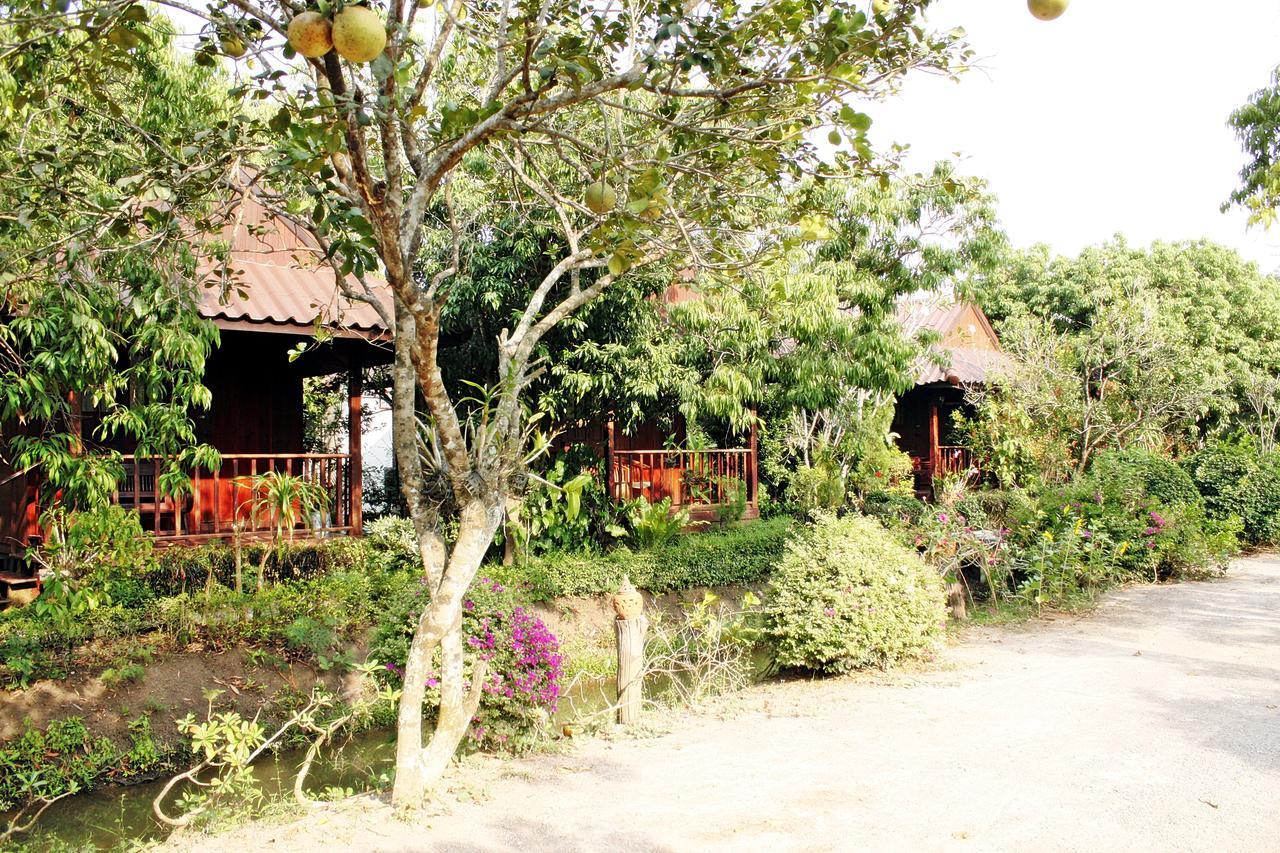 Baansuan Lychee Maeklong Resort Ampawa Amphawa Bagian luar foto
