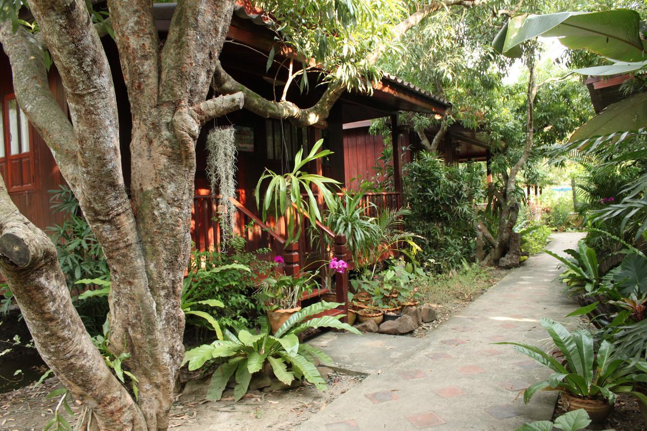 Baansuan Lychee Maeklong Resort Ampawa Amphawa Bagian luar foto